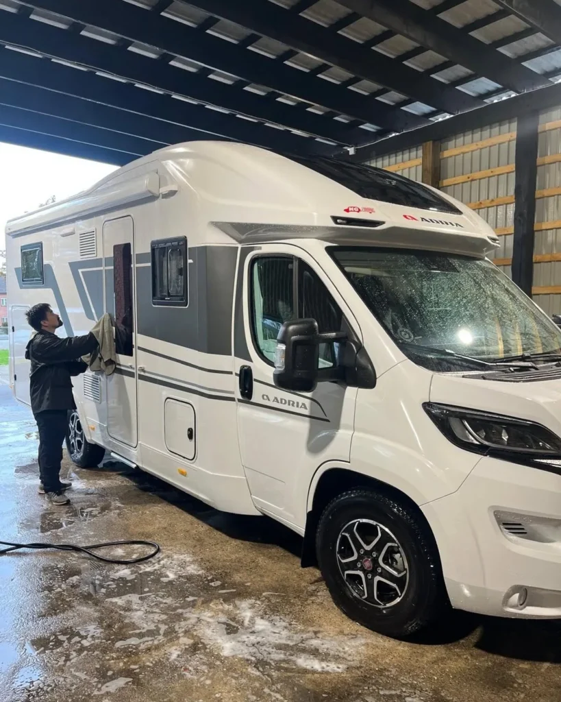 Vask af autocamper hos Wash & Polish i Brøndby